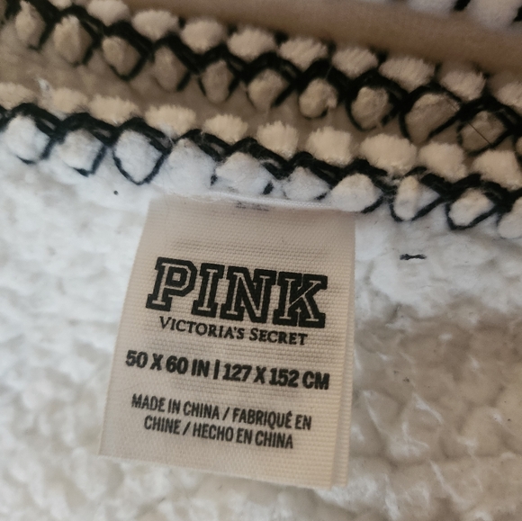 RARE Victorias Secret PINK cheetah sherpa blanket - Picture 10 of 13